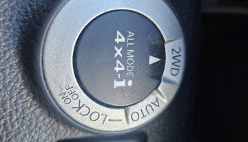 2010 Nissan X-Trail13.jpg